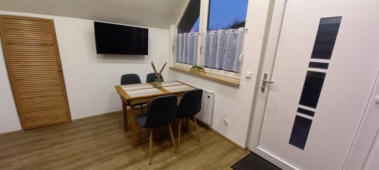 Kleine, Gemuetliche Dachgeschosswohnung Laudenbach  Zewnętrze zdjęcie